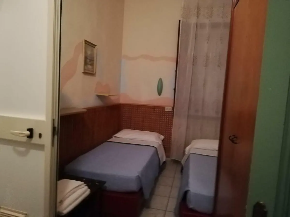 Hotel Stella Follonica 0*,